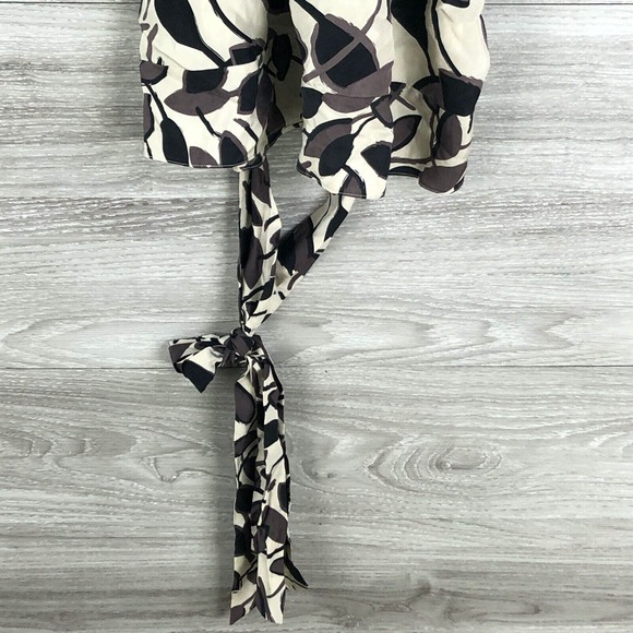 Bcbgmaxazria Cream Leaf Pattern Silk Tie Waist Top Size Small $149 - Picture 3 of 6